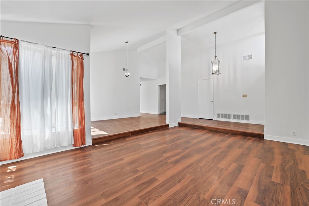 MLS #OC25167014 image #10