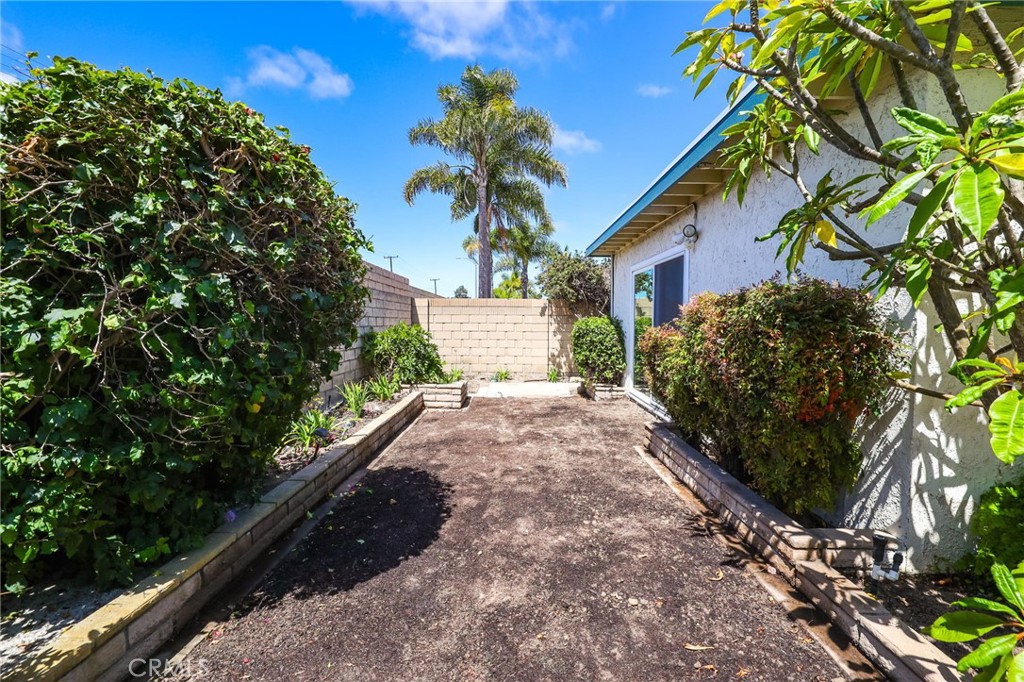 MLS #OC25167014 image #45