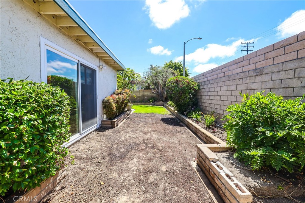 MLS #OC25167014 image #47