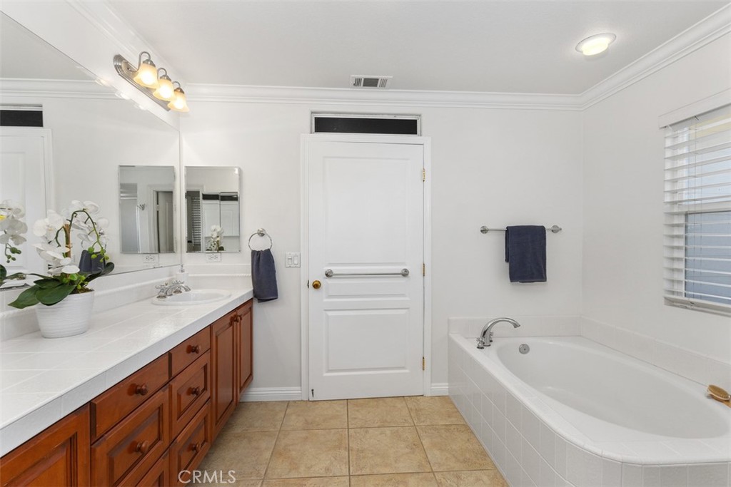 MLS #OC25167133 image #26