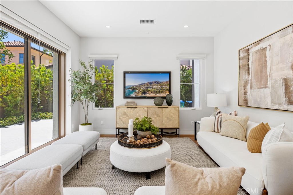 MLS #OC25167398 image #8