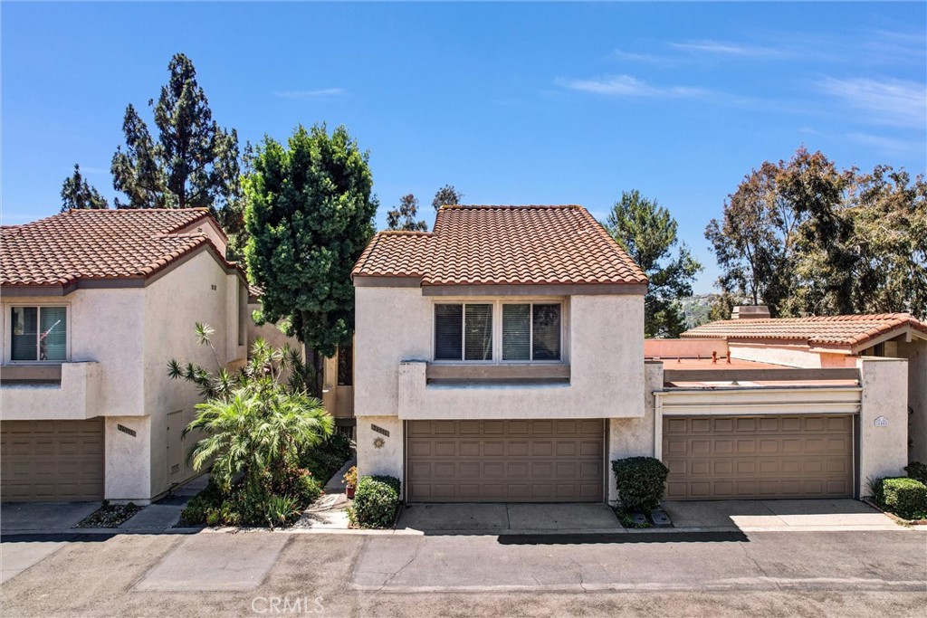 MLS #OC25167471 image #1