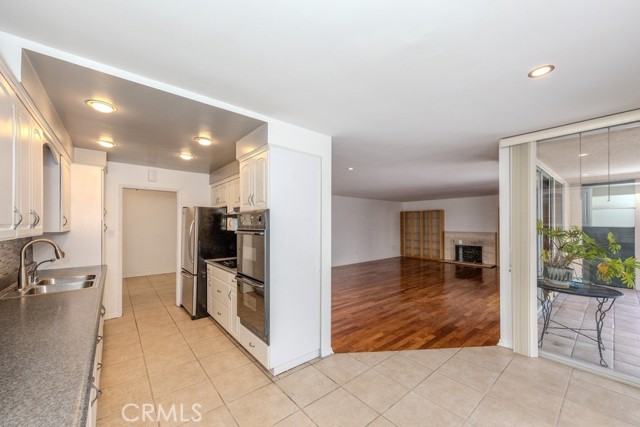 MLS #OC25167570 image #8
