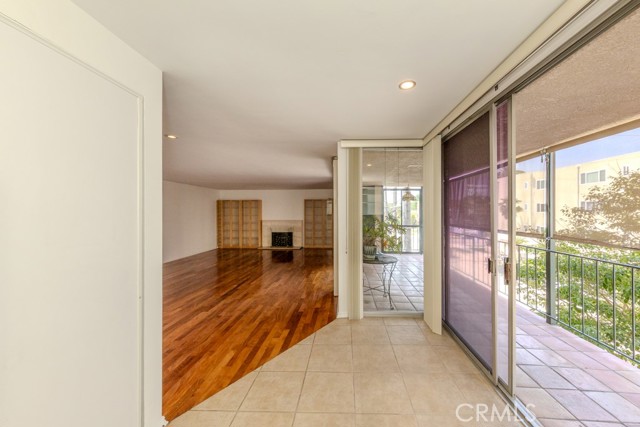 MLS #OC25167570 image #9