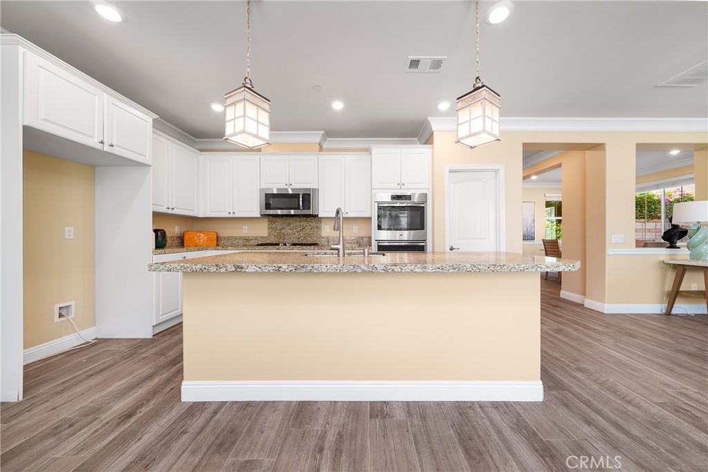 MLS #OC25167721 image #11