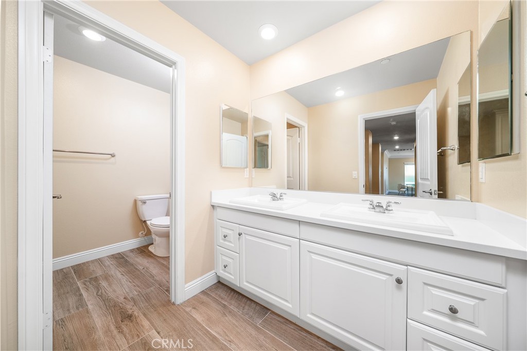 MLS #OC25167721 image #30