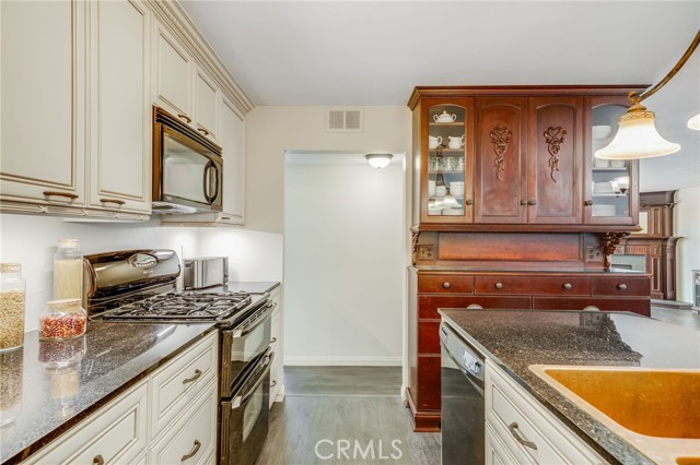 MLS #OC25167956 image #12