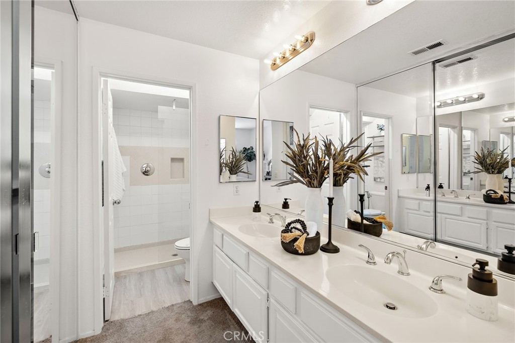 MLS #OC25167985 image #16