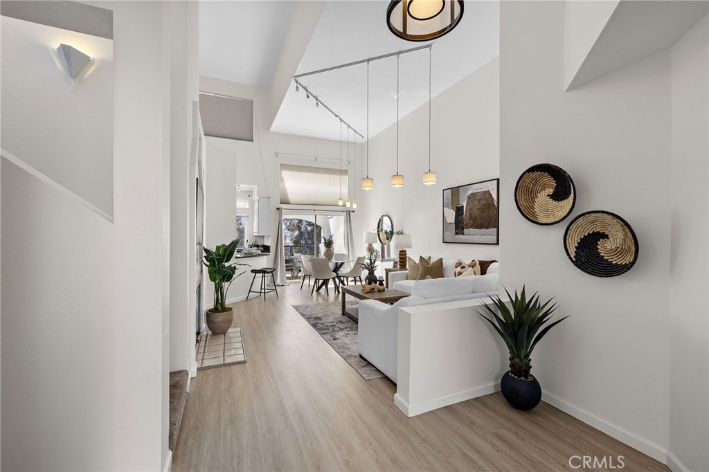 MLS #OC25167985 image #2