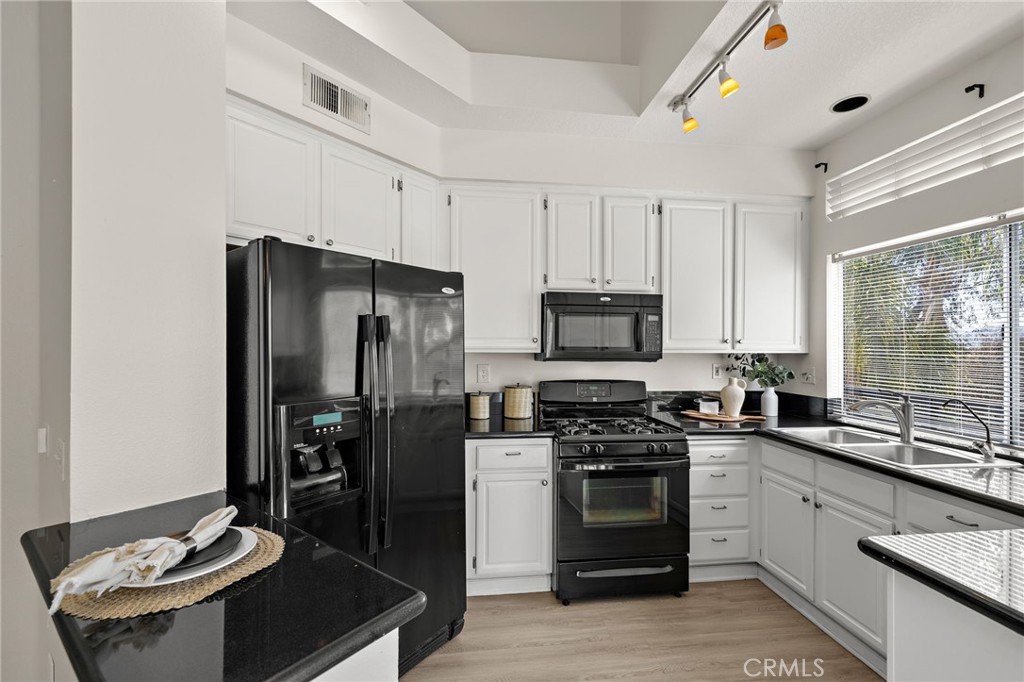 MLS #OC25167985 image #24