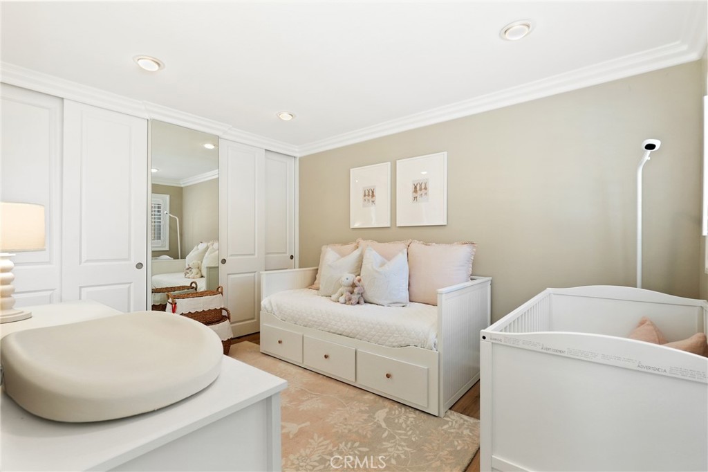 MLS #OC25168024 image #17