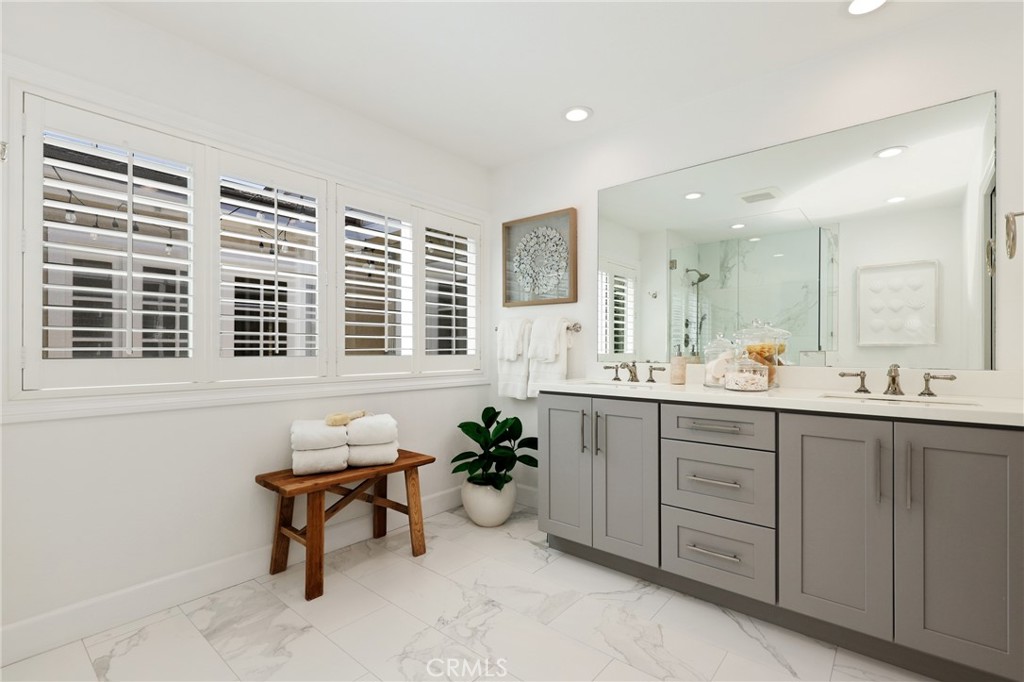 MLS #OC25168024 image #23