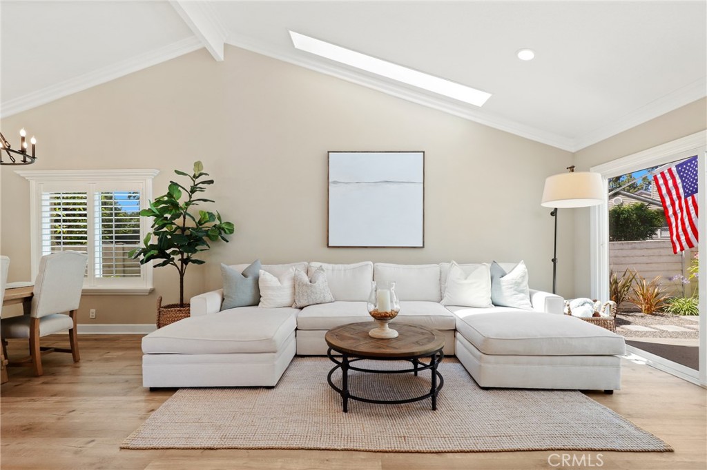 MLS #OC25168024 image #3