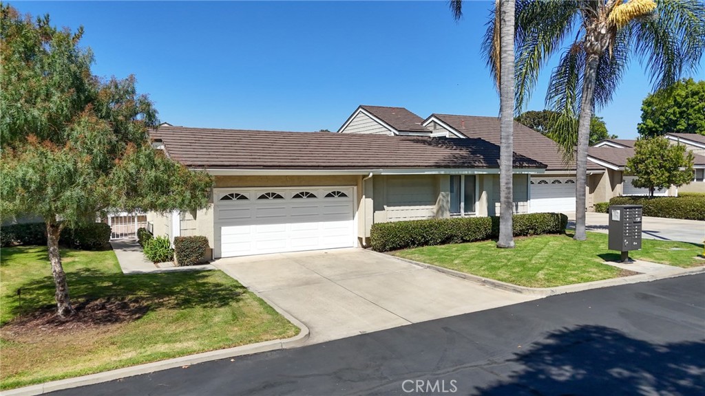 MLS #OC25168024 image #40