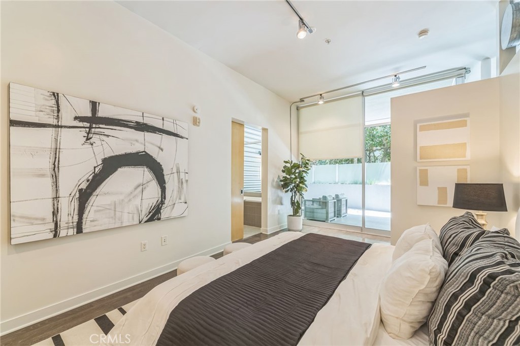 MLS #OC25168105 image #30