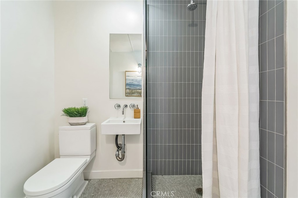 MLS #OC25168105 image #35