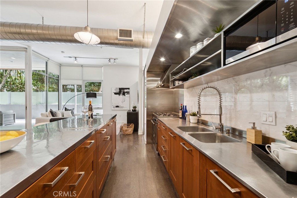 MLS #OC25168105 image #6