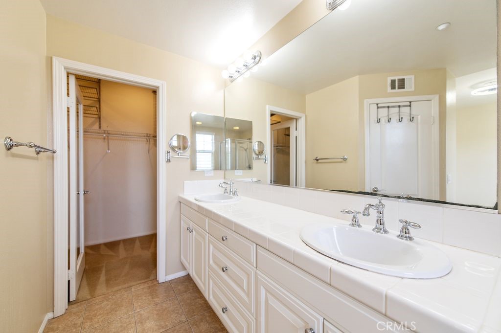 MLS #OC25168259 image #11