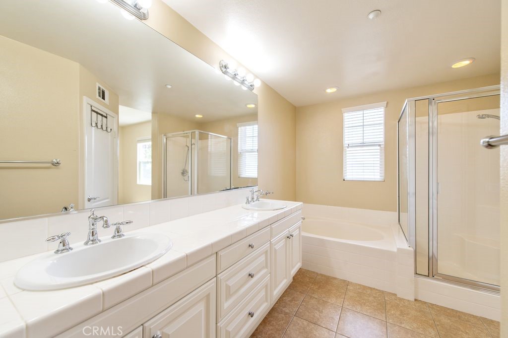 MLS #OC25168259 image #12