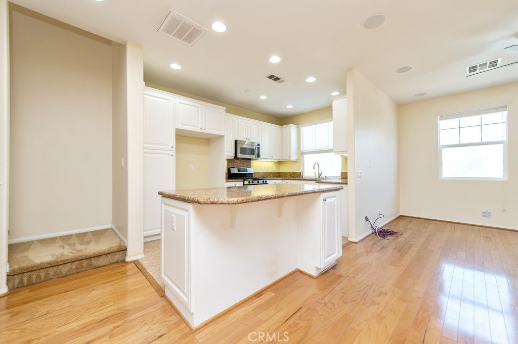 MLS #OC25168259 image #22