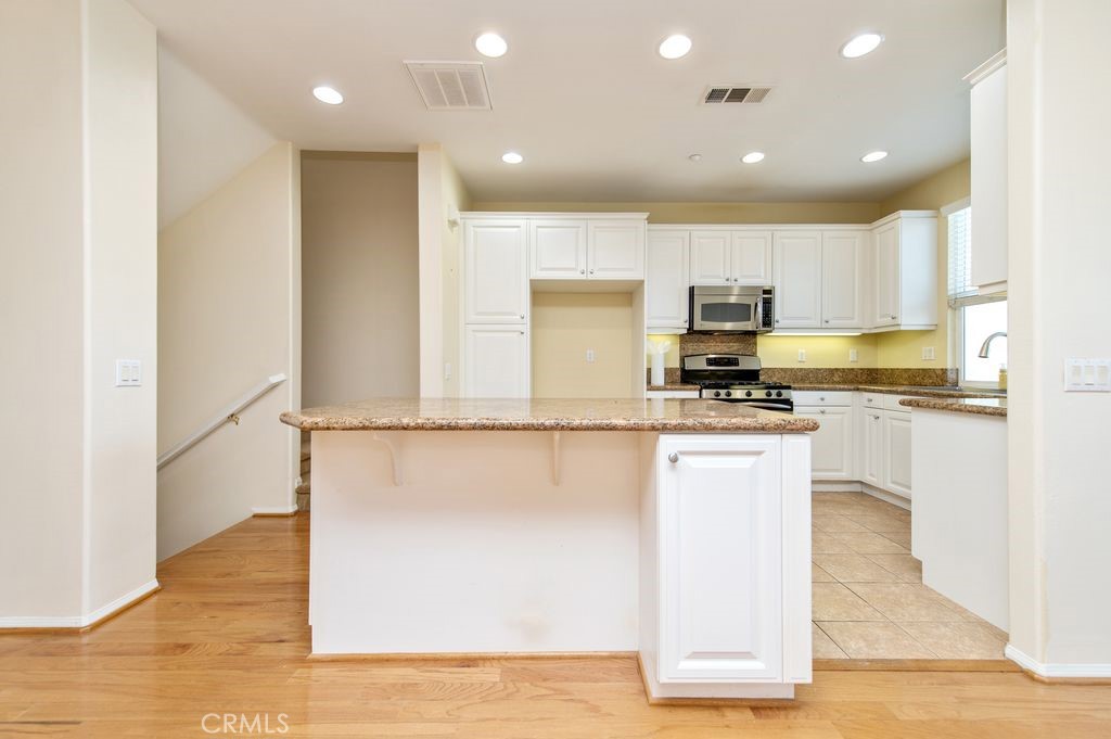 MLS #OC25168259 image #23