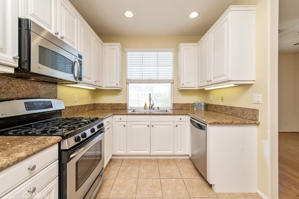 MLS #OC25168259 image #25