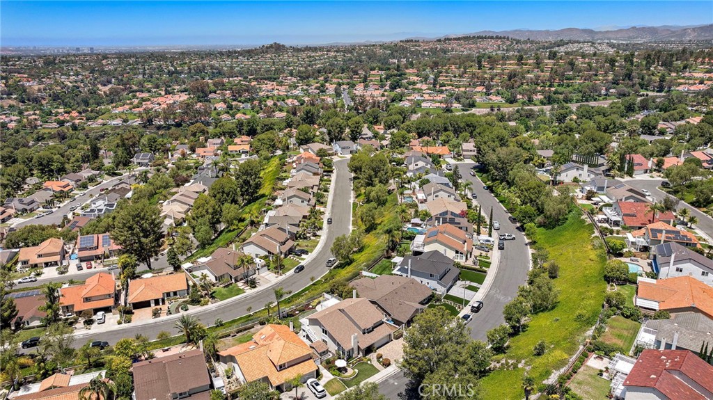 MLS #OC25168286 image #10