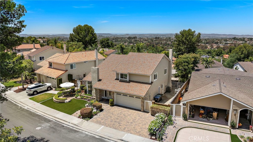 MLS #OC25168286 image #2