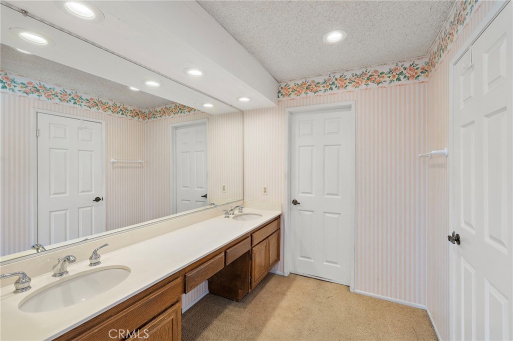 MLS #OC25168286 image #36