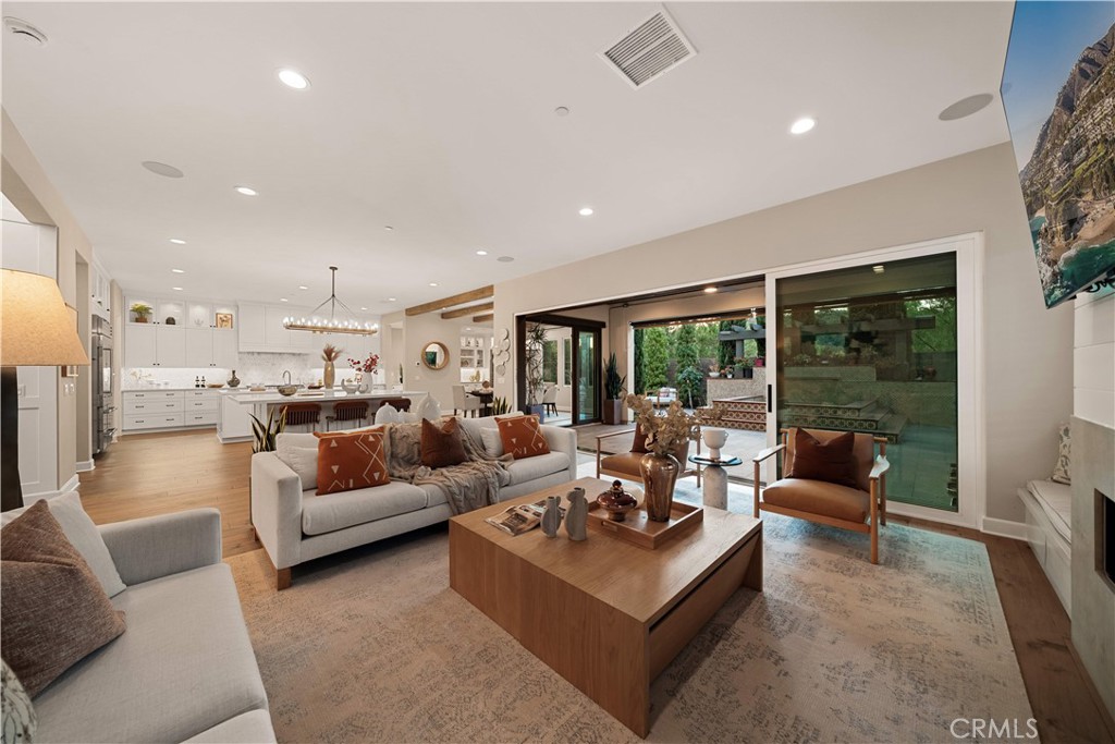 MLS #OC25168660 image #14