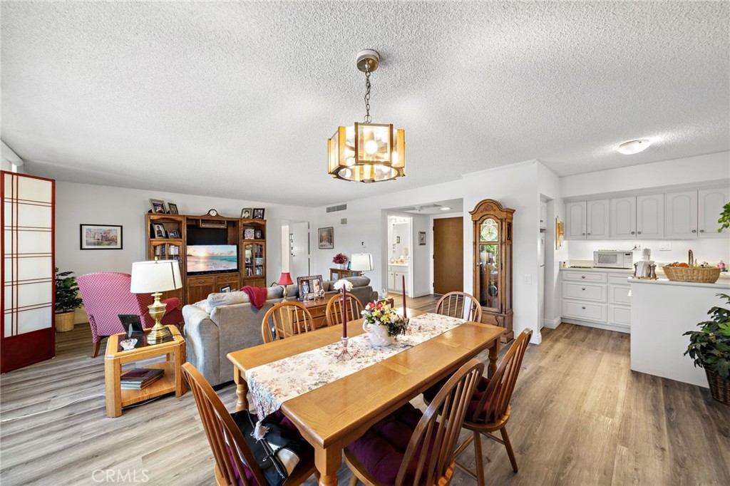 MLS #OC25168809 image #1