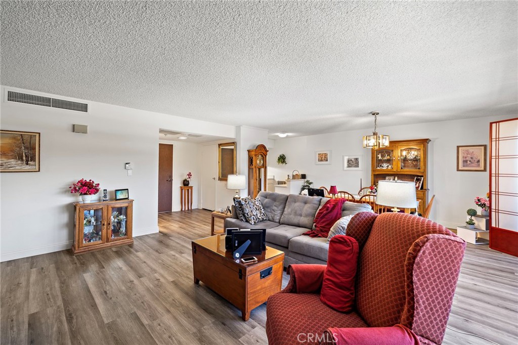 MLS #OC25168809 image #6