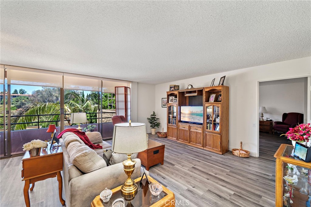 MLS #OC25168809 image #7