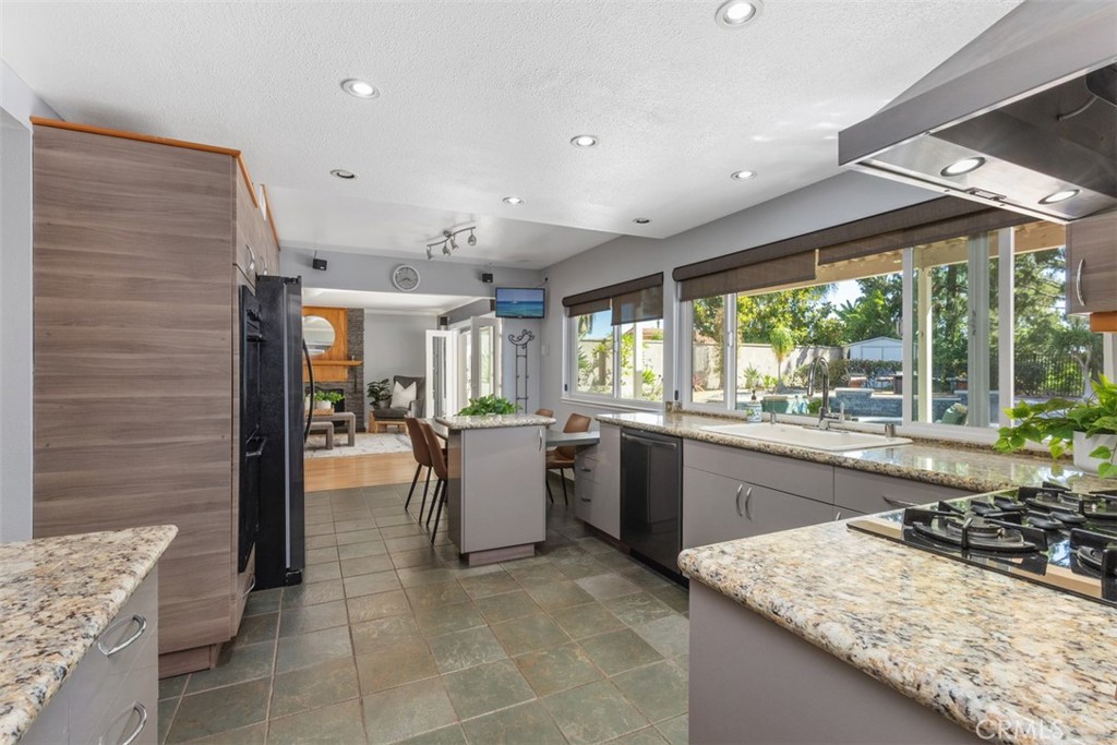 MLS #OC25168879 image #18