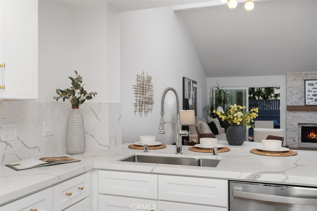 MLS #OC25168968 image #13