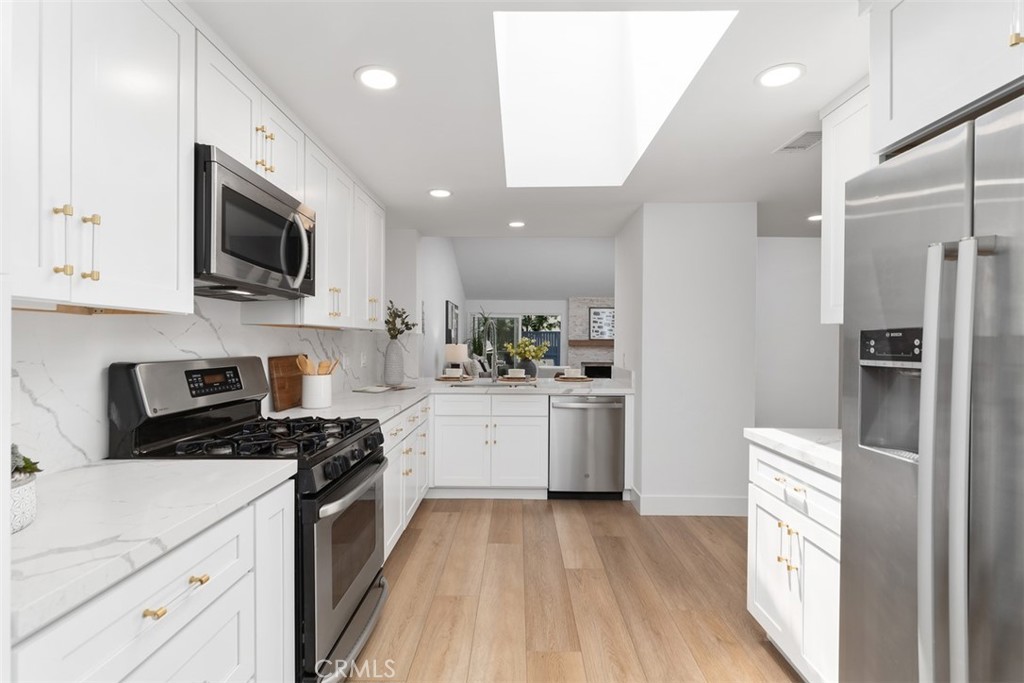 MLS #OC25168968 image #15