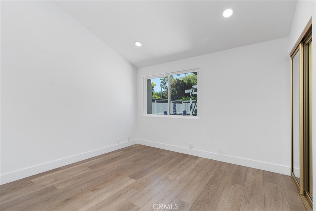 MLS #OC25168968 image #24