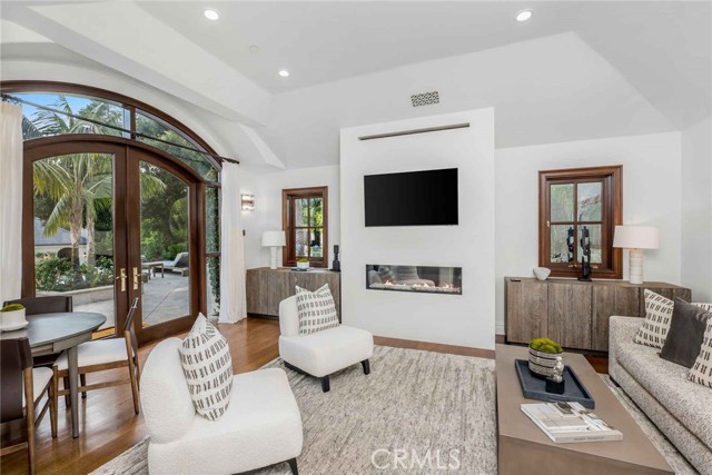 MLS #OC25168975 image #32