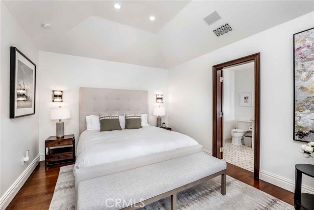 MLS #OC25168975 image #33