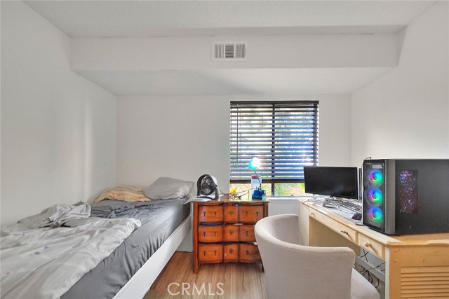 MLS #OC25168993 image #6