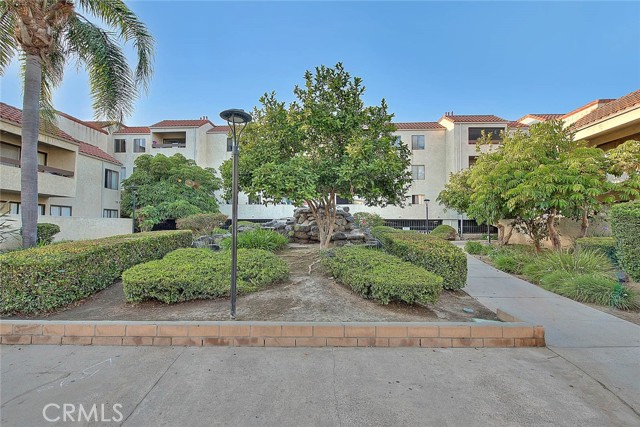 MLS #OC25168993 image #9