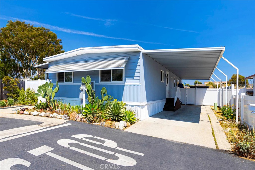 MLS #OC25169032 image #1