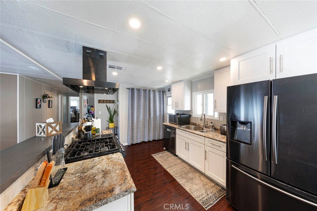 MLS #OC25169032 image #10