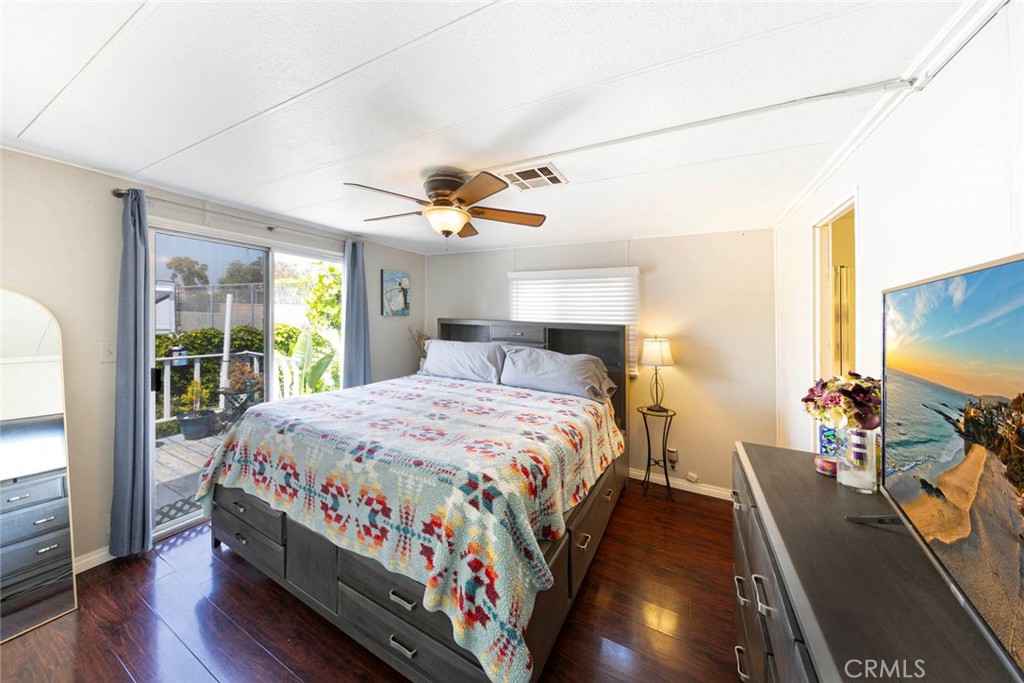 MLS #OC25169032 image #16