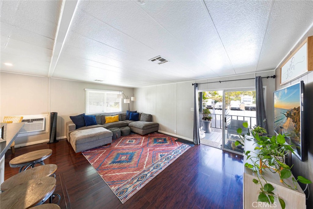 MLS #OC25169032 image #5