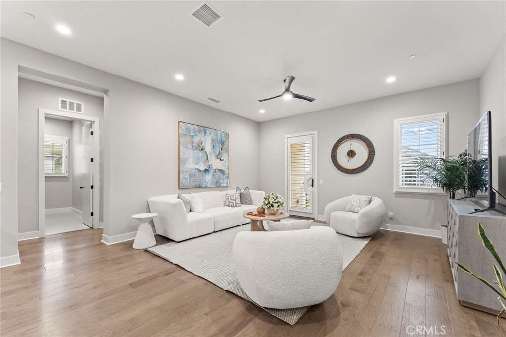 MLS #OC25169338 image #29