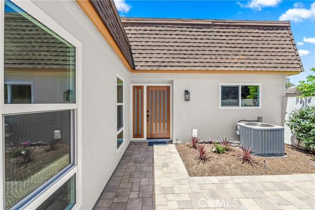 MLS #OC25169347 image #1