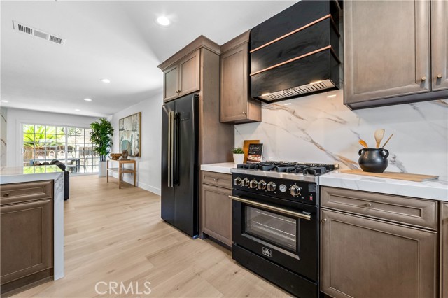 MLS #OC25169347 image #15