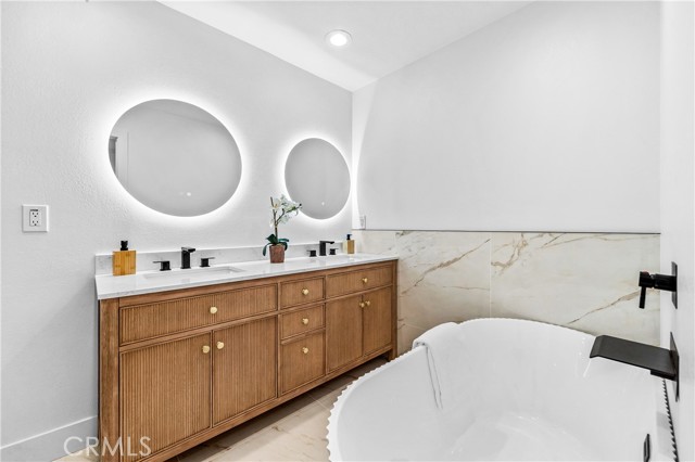 MLS #OC25169347 image #34