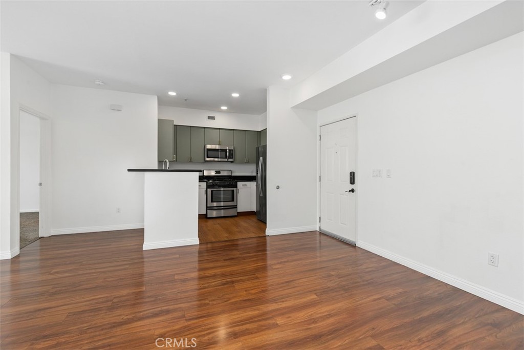 MLS #OC25169357 image #10